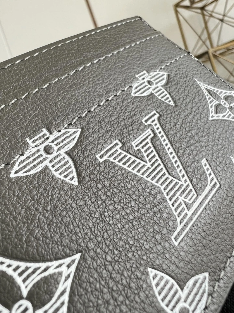 LV Wallets 4365A-0188