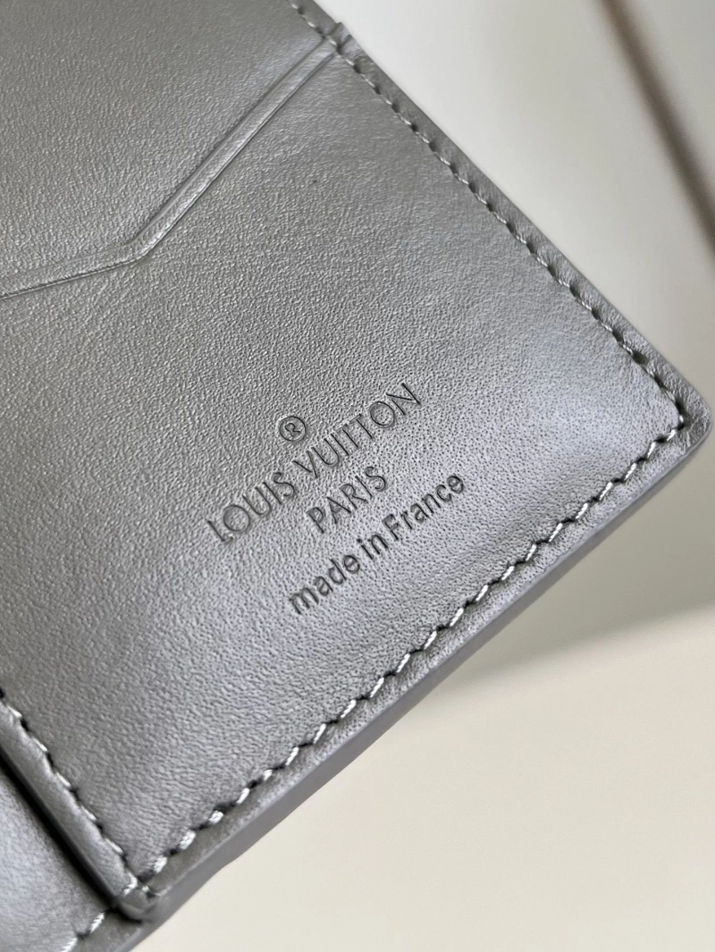 LV Wallets 4365A-0189