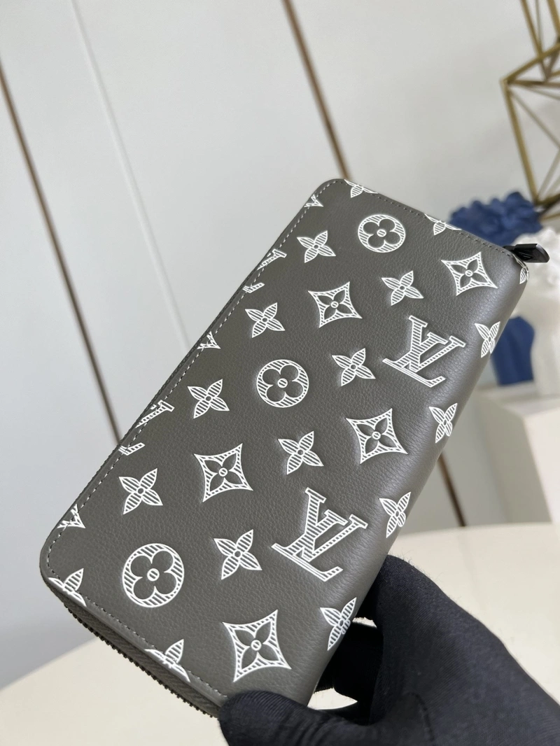 LV Wallets 4365A-0192