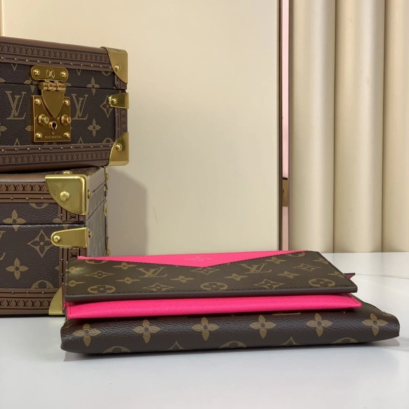 LV Wallets 4365A-0243