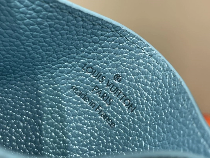 LV Wallets 4365A-0295