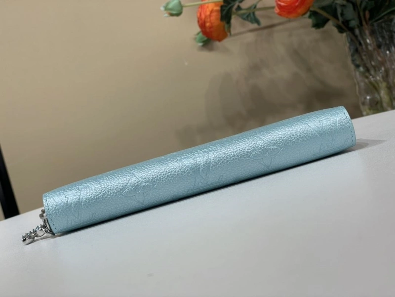 LV Wallets 4365A-0301