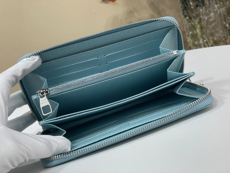 LV Wallets 4365A-0301