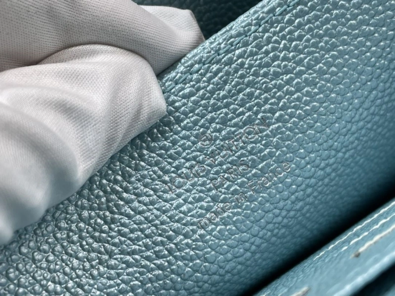 LV Wallets 4365A-0301