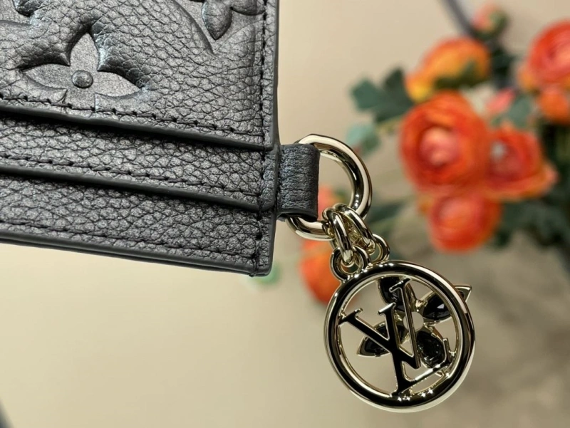 LV Wallets 4365A-0303