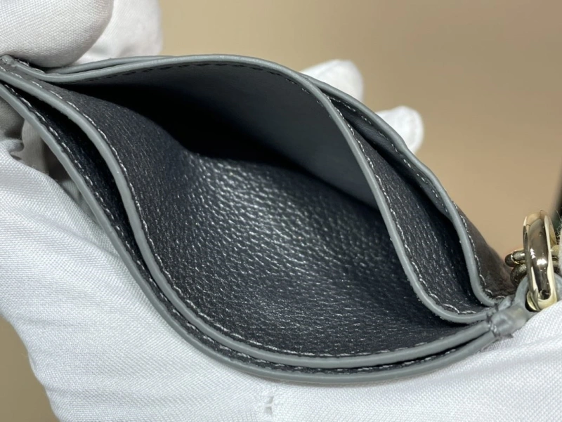 LV Wallets 4365A-0303