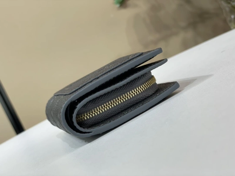 LV Wallets 4365A-0305