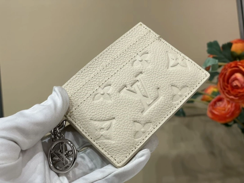 LV Wallets 4365A-0310