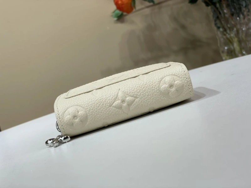 LV Wallets 4365A-0311