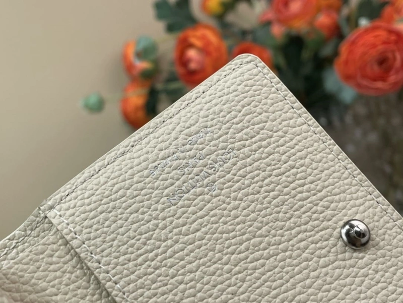 LV Wallets 4365A-0311