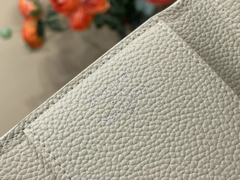 LV Wallets 4365A-0312