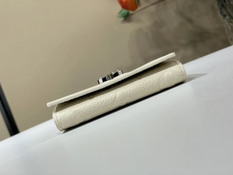 LV Wallets 4365A-0313