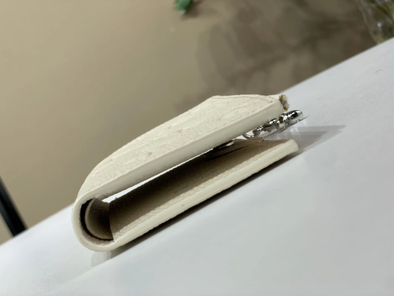 LV Wallets 4365A-0314