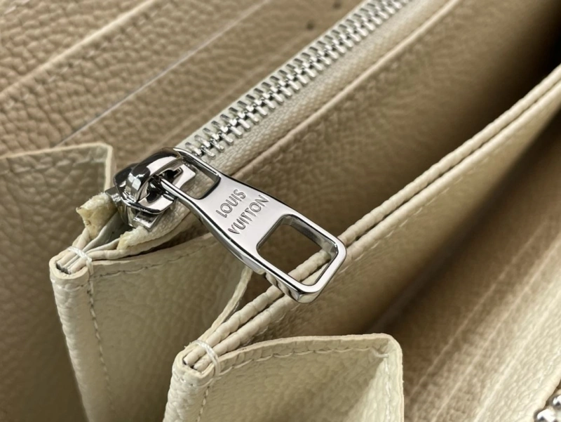 LV Wallets 4365A-0315