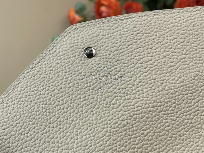 LV Wallets 4365A-0316