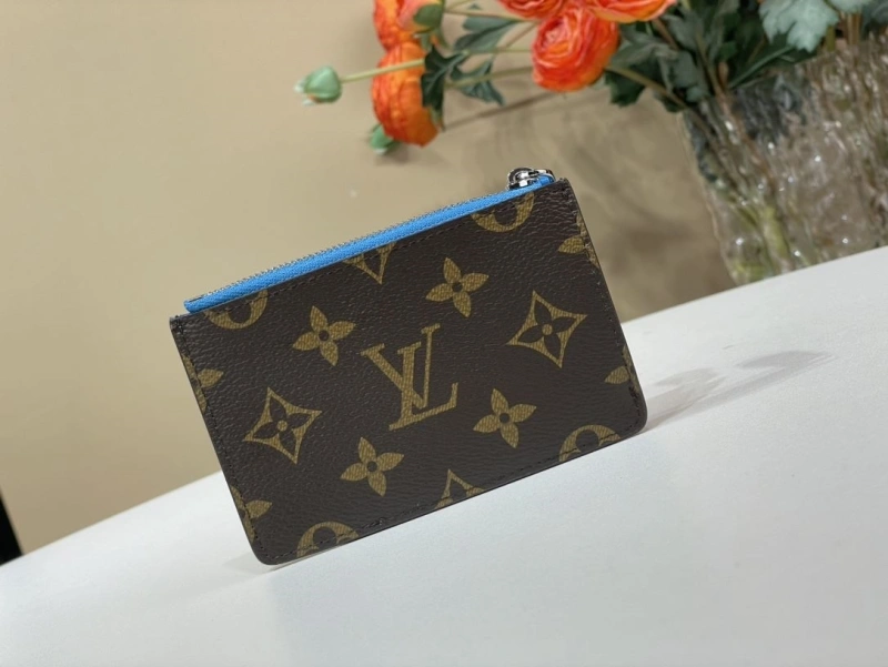 LV Wallets 4365A-0321