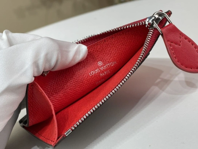 LV Wallets 4365A-0323