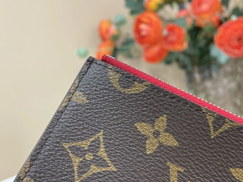 LV Wallets 4365A-0323