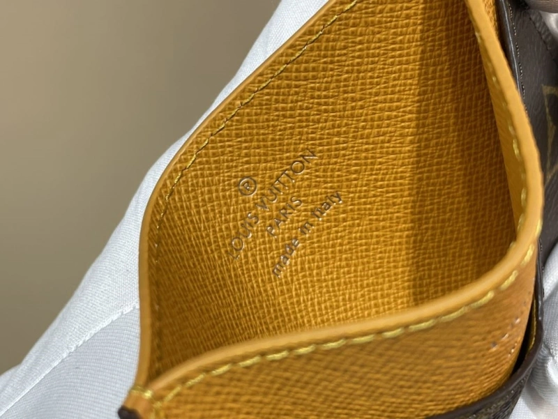 LV Wallets 4365A-0324