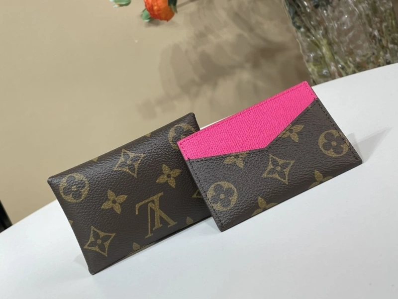 LV Wallets 4365A-0325