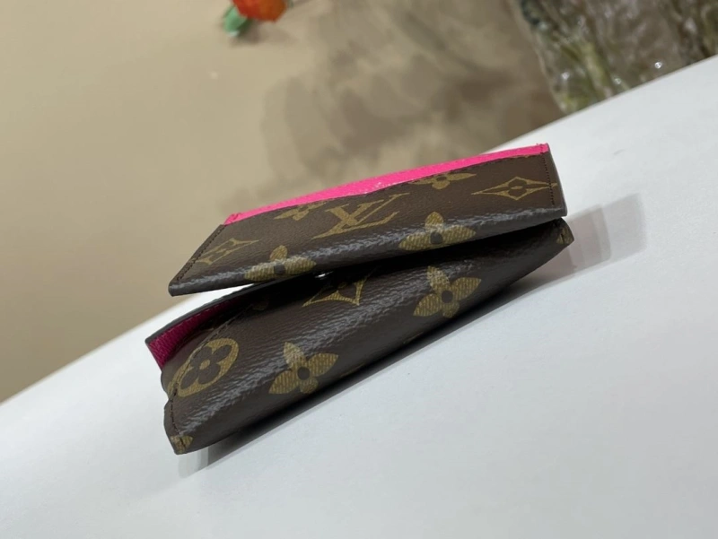 LV Wallets 4365A-0325