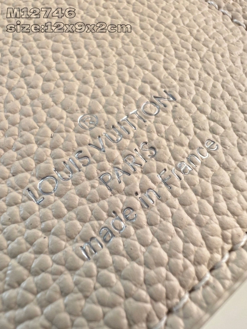 LV Wallets 4365A-0377