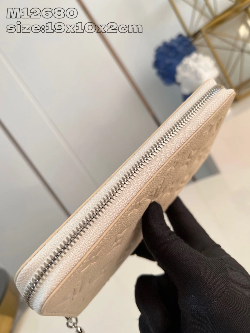 LV Wallets 4365A-0381