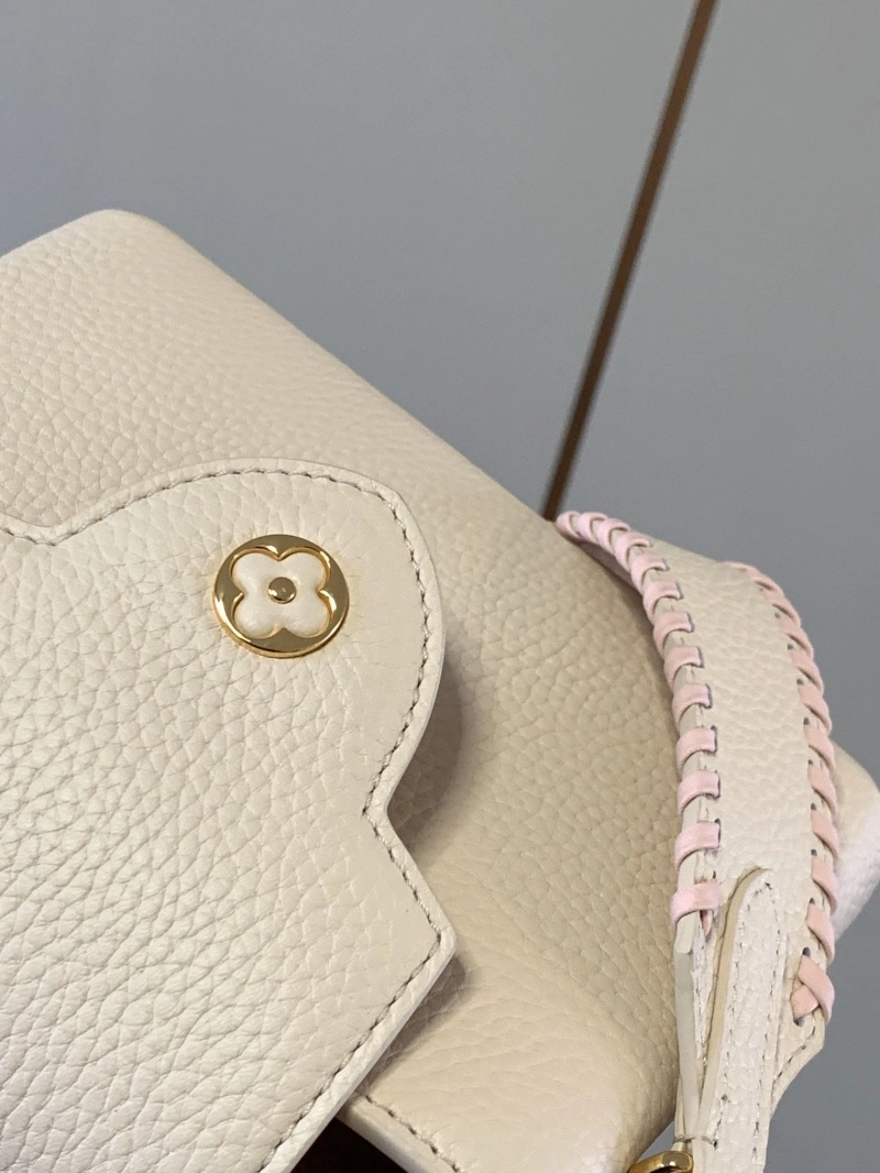 LV Capucines Bags 4365H-0029