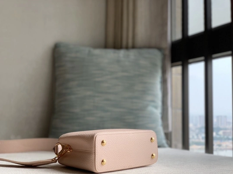 LV Capucines Bags 4365H-0102