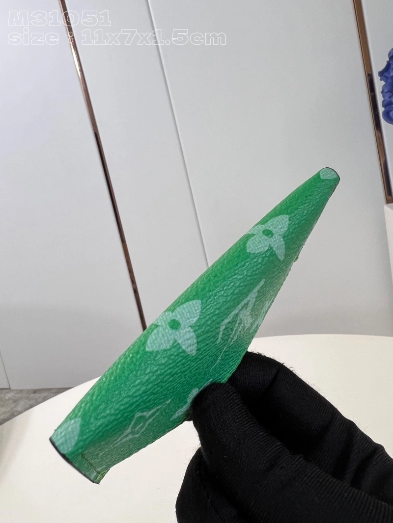 LV Wallets 4365H-0160