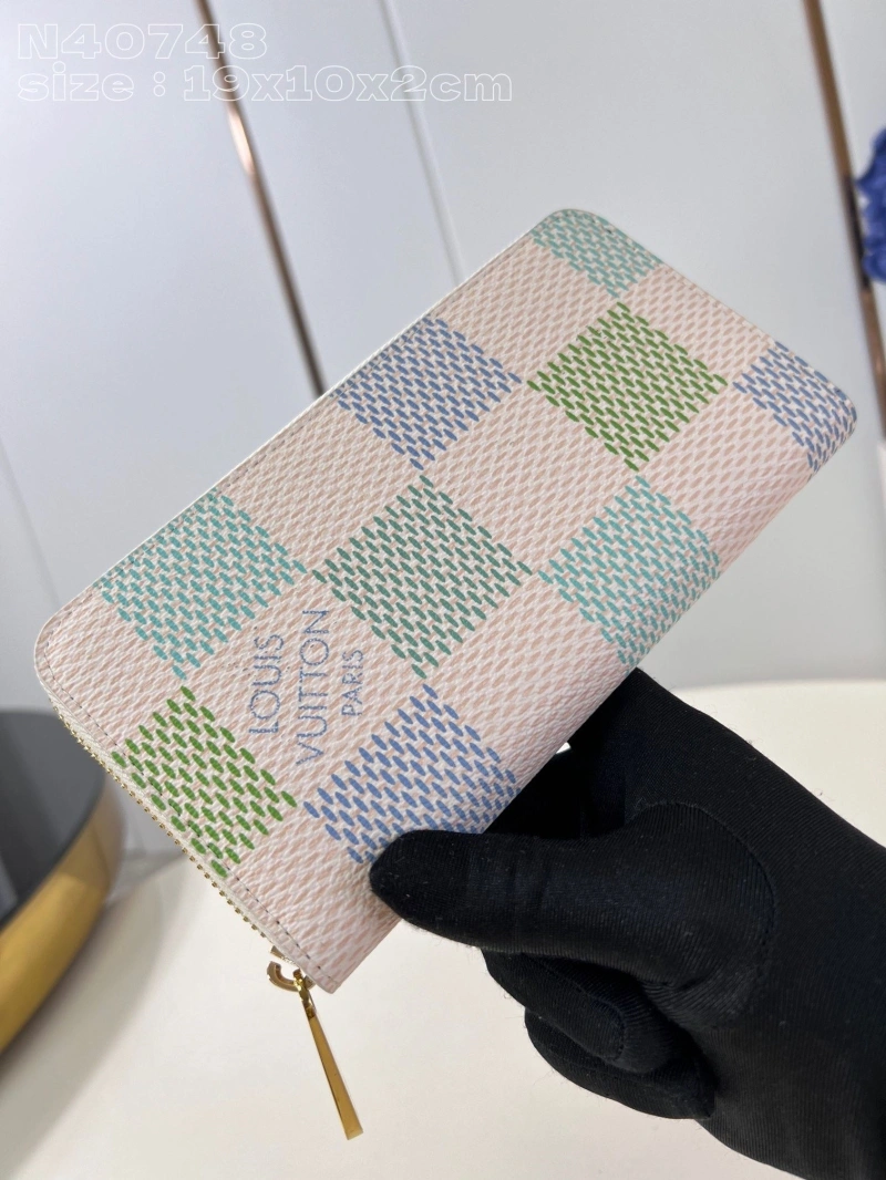 LV Wallets 4365H-0181