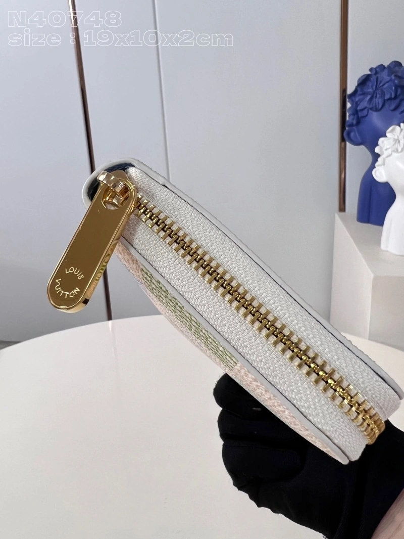 LV Wallets 4365H-0181