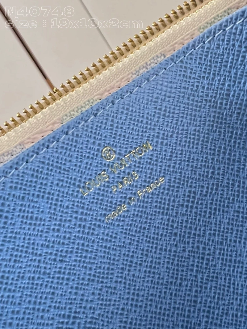 LV Wallets 4365H-0181