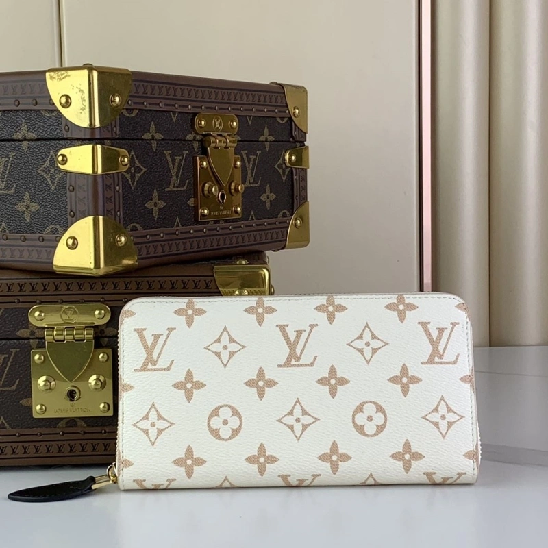LV Wallets 4365H-0241