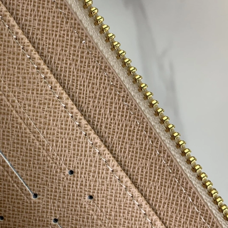 LV Wallets 4365H-0241