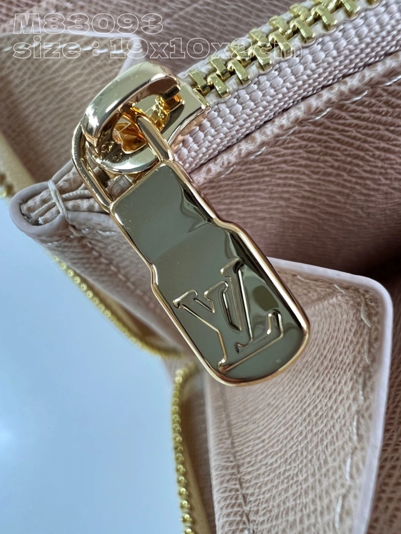 LV Wallets 4365H-0305