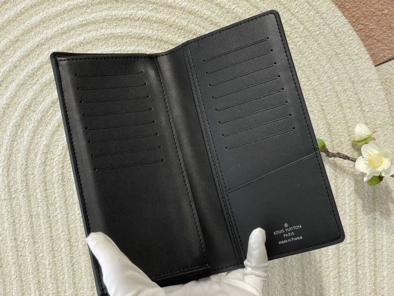 LV Wallets 4365H-0374