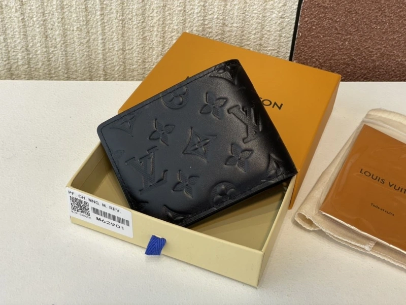 LV Wallets 4365H-0375