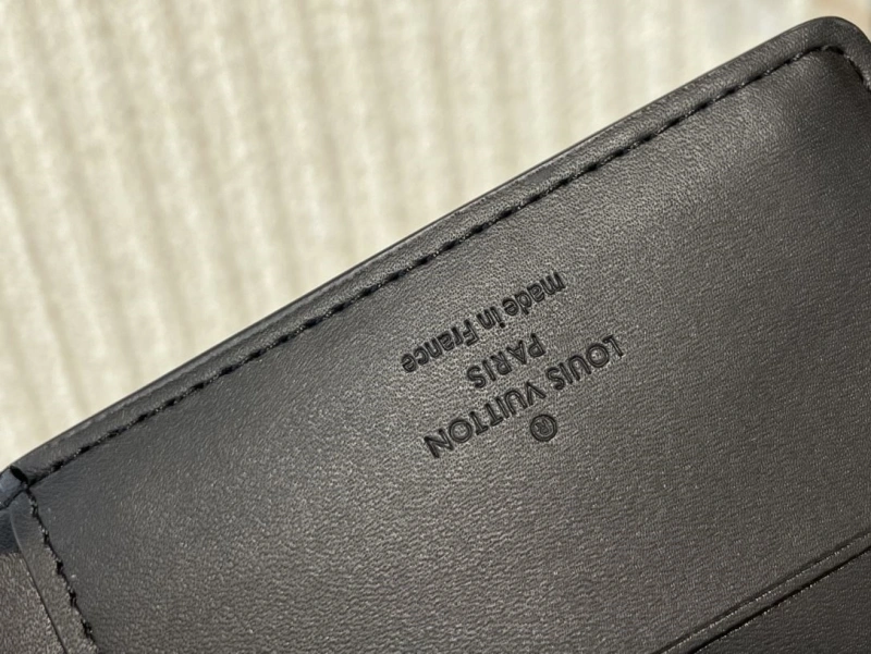 LV Wallets 4365H-0375