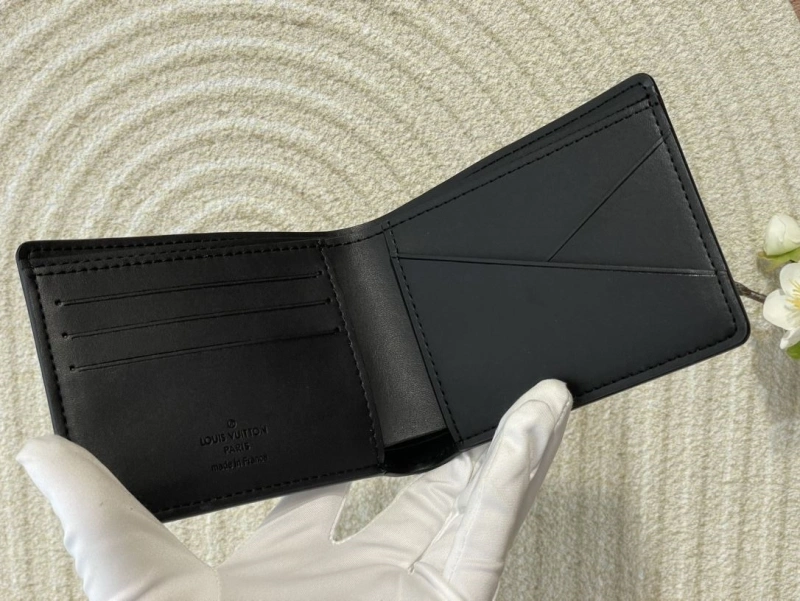 LV Wallets 4365H-0375