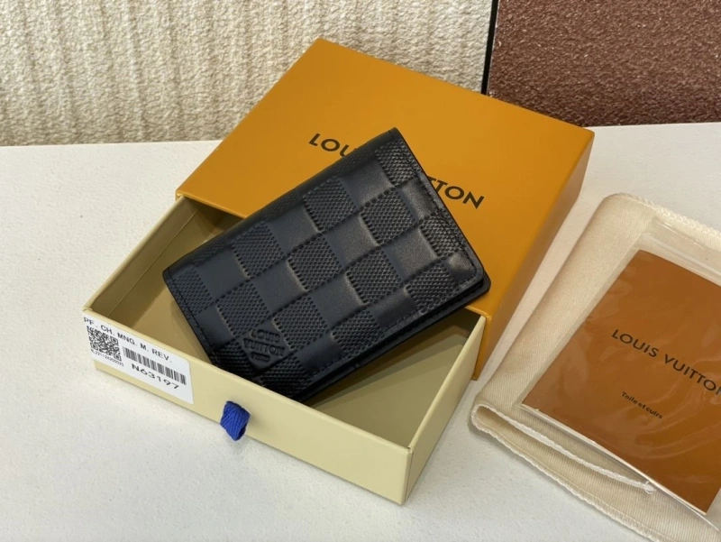 LV Wallets 4365H-0377