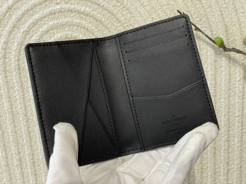 LV Wallets 4365H-0377