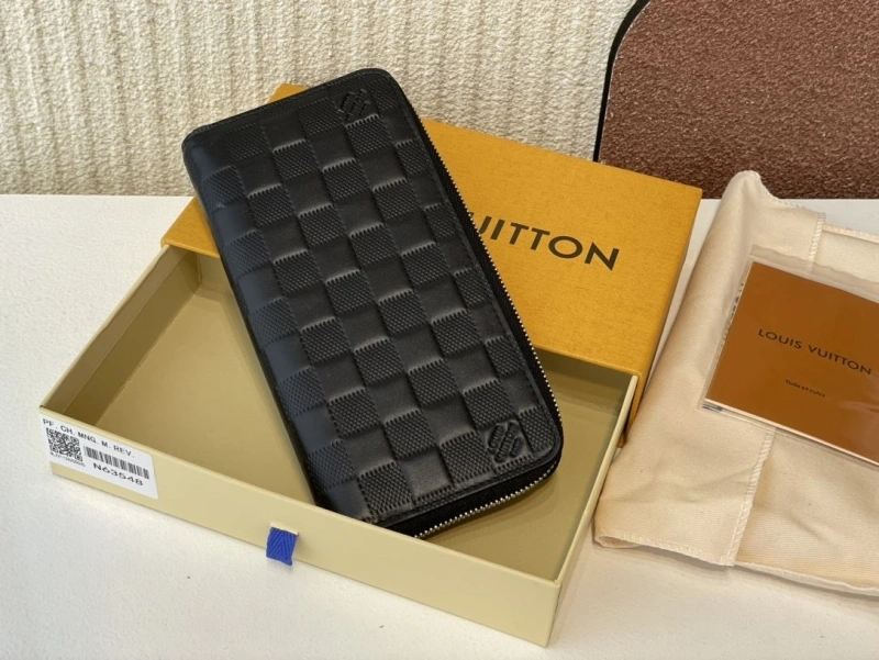 LV Wallets 4365H-0380