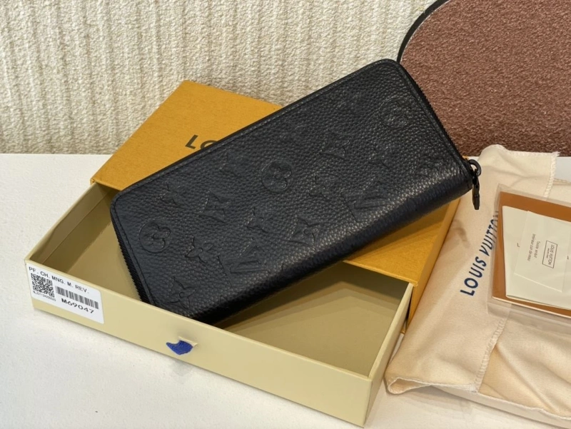 LV Wallets 4365H-0383