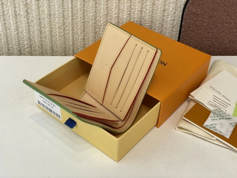 LV Wallets 4365H-0390