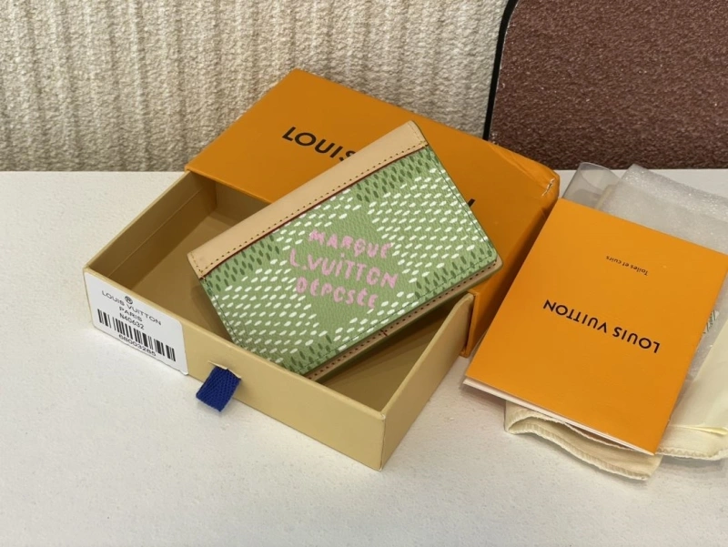 LV Wallets 4365H-0391