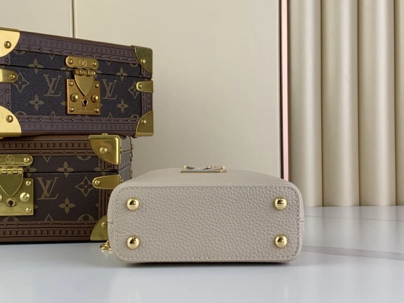 LV Capucines Bags 4365H-0488