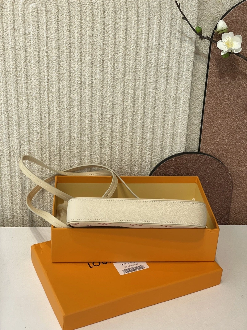 LV Wallets 4365H-0524