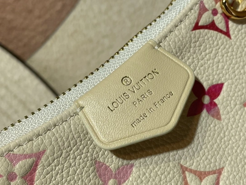 LV Wallets 4365H-0524