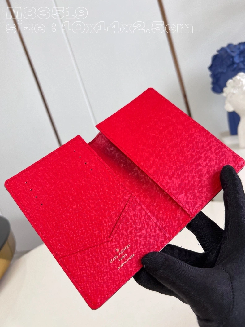 LV Wallets 4365H-0559